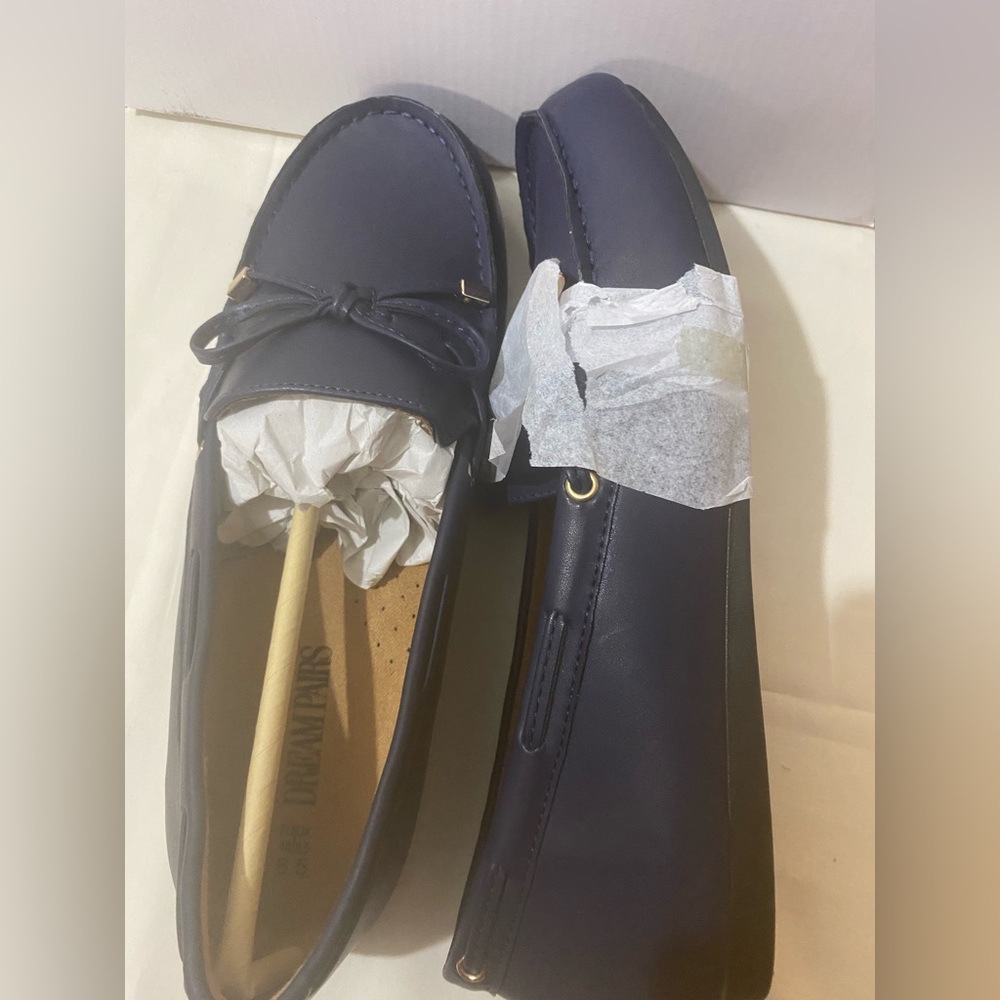 Dream Pairs Women’s Stylish Navy Loafers - SIZE 8.5 BRAND NEW - NEVER WORN - NWT